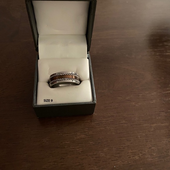 Men’s Rings - Picture 2 of 3